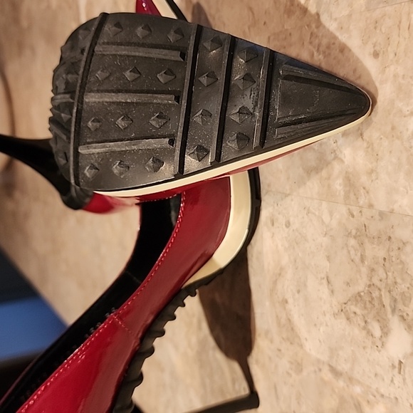 Magnificent Casadei red patent pumps - Picture 6 of 6